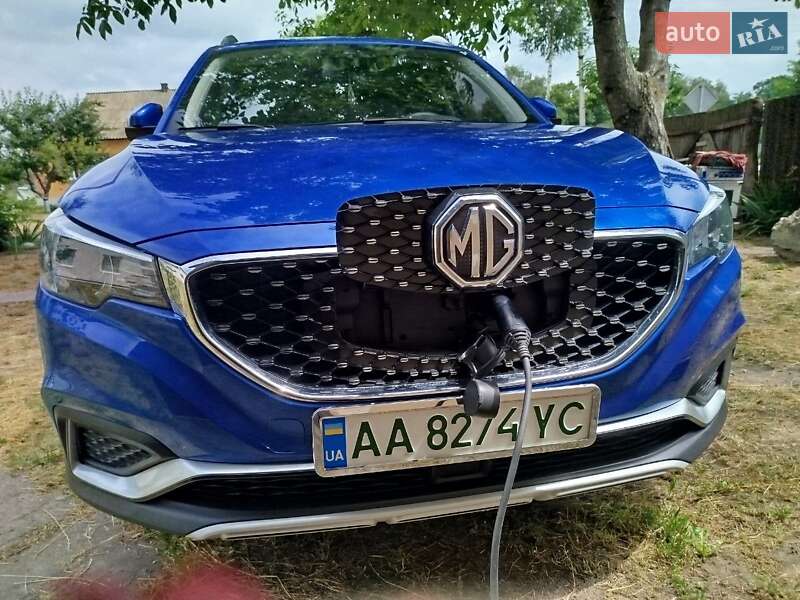 Внедорожник / Кроссовер MG ZS EV 2020 в Киеве