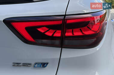 Позашляховик / Кросовер MG ZS EV 2022 в 