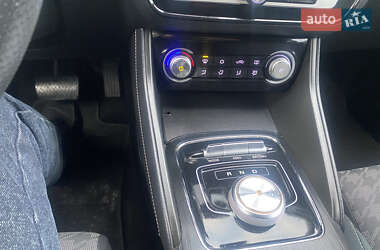 Позашляховик / Кросовер MG ZS EV 2020 в 