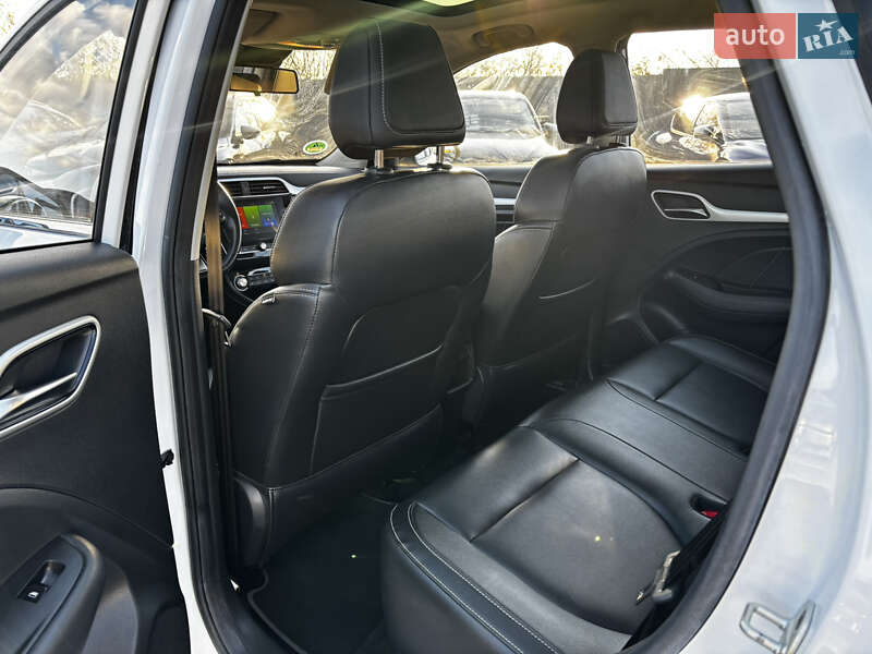 Внедорожник / Кроссовер MG ZS EV 2021 в Львове