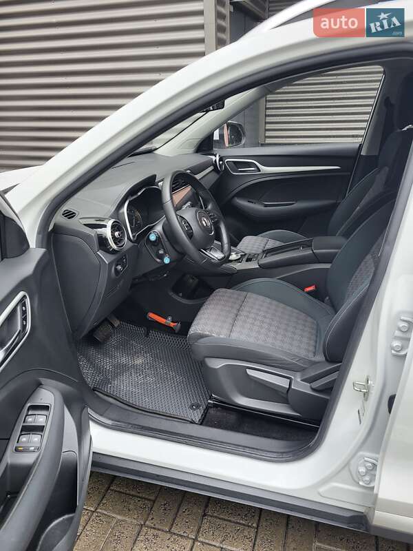 Внедорожник / Кроссовер MG ZS EV 2020 в Ирпене