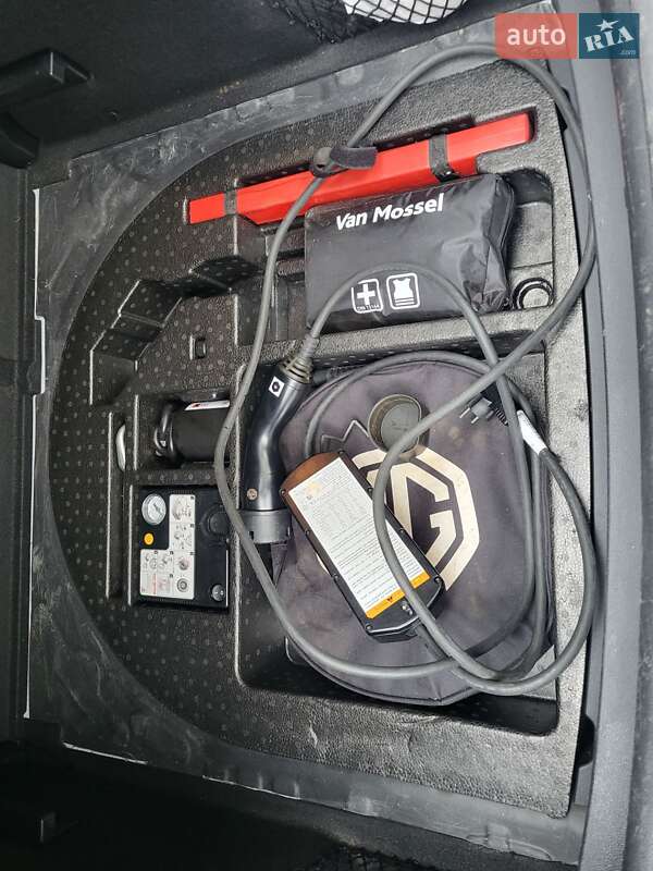 Внедорожник / Кроссовер MG ZS EV 2020 в Ирпене