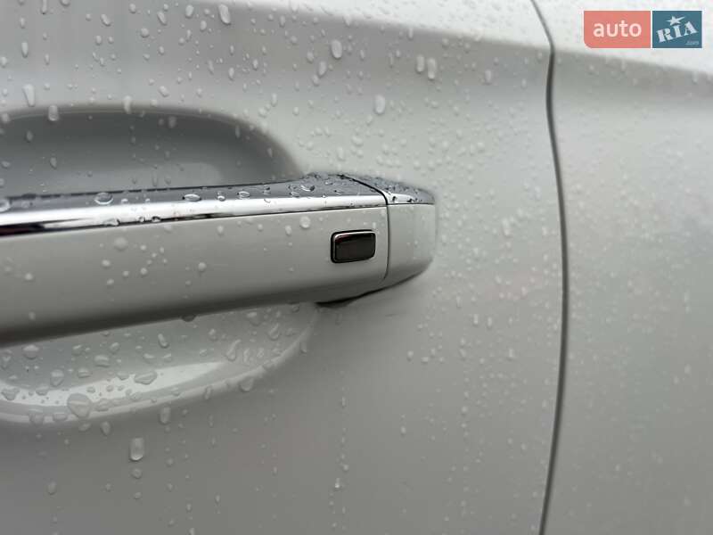 Внедорожник / Кроссовер MG ZS EV 2023 в Киеве