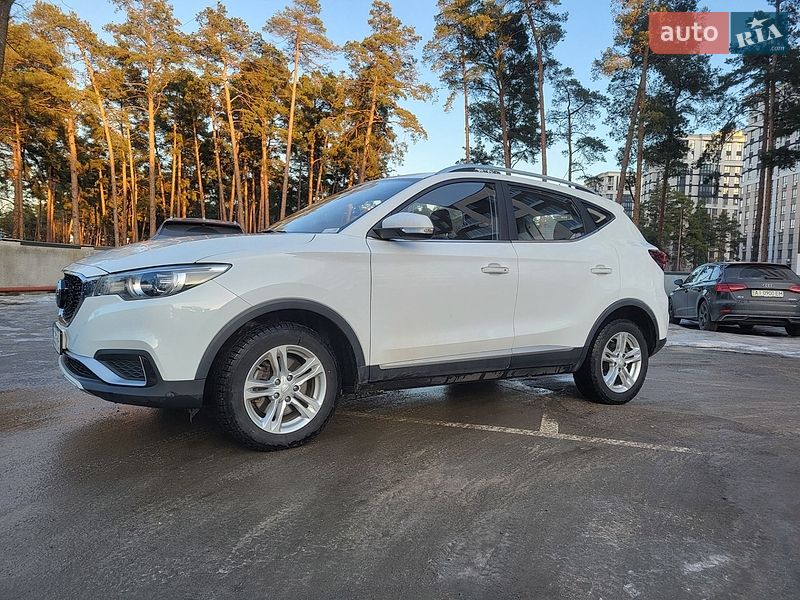 Внедорожник / Кроссовер MG ZS EV 2020 в Киеве