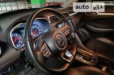 Седан MG ZS 2021 в 