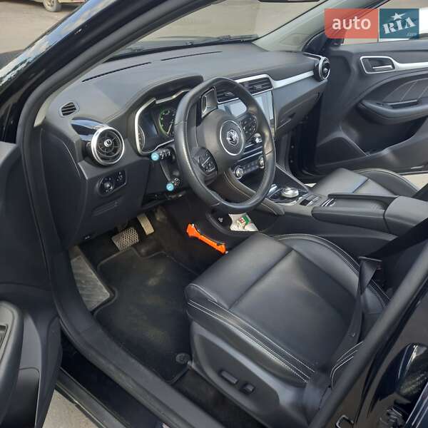 Седан MG ZS 2020 в Черновцах