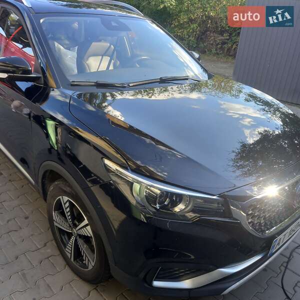 Седан MG ZS 2020 в Черновцах