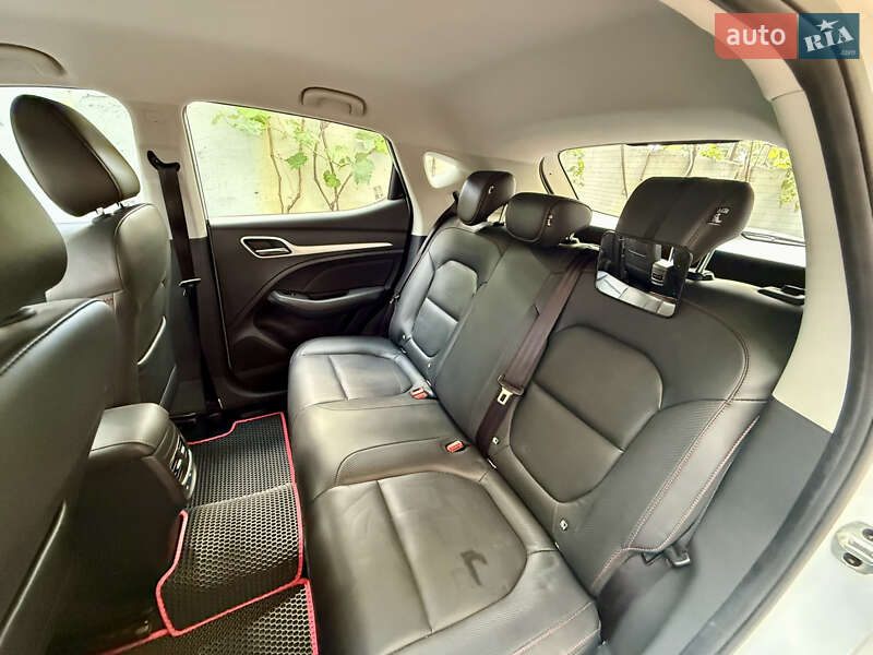 Внедорожник / Кроссовер MG ZS 2021 в Киеве