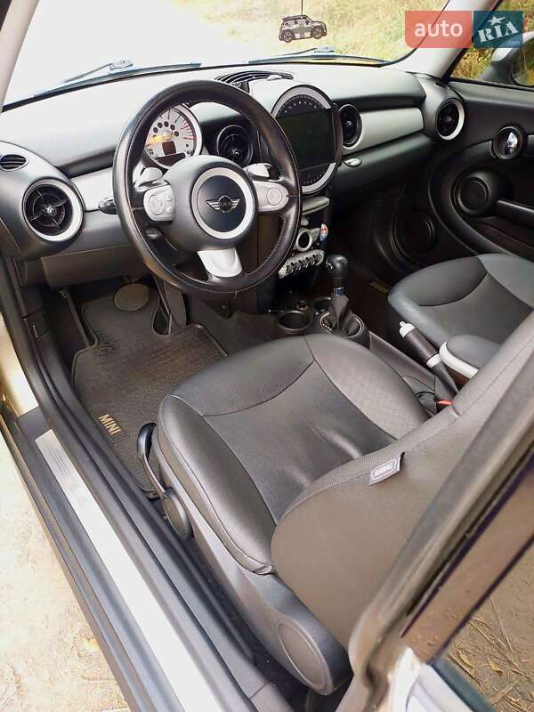 Универсал MINI Clubman 2009 в Новомосковске фото 22 Универсал MINI Clubman 2009 в Новомосковске