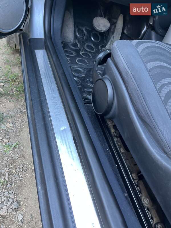 Хетчбек MINI Clubman 2004 в Одесі фото 10 Хетчбек MINI Clubman 2004 в Одесі