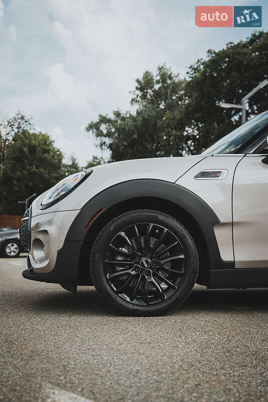 Универсал MINI Clubman 2021 в Киеве