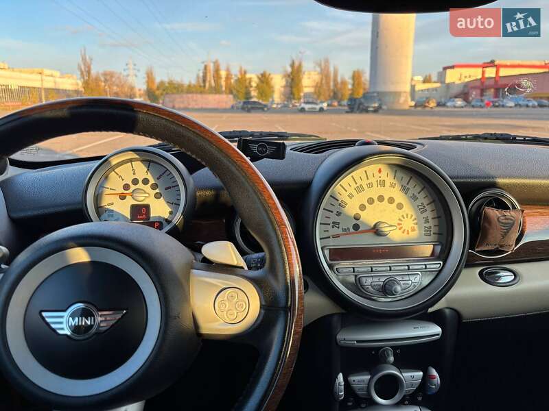 Универсал MINI Clubman 2009 в Киеве фото 21 Универсал MINI Clubman 2009 в Киеве