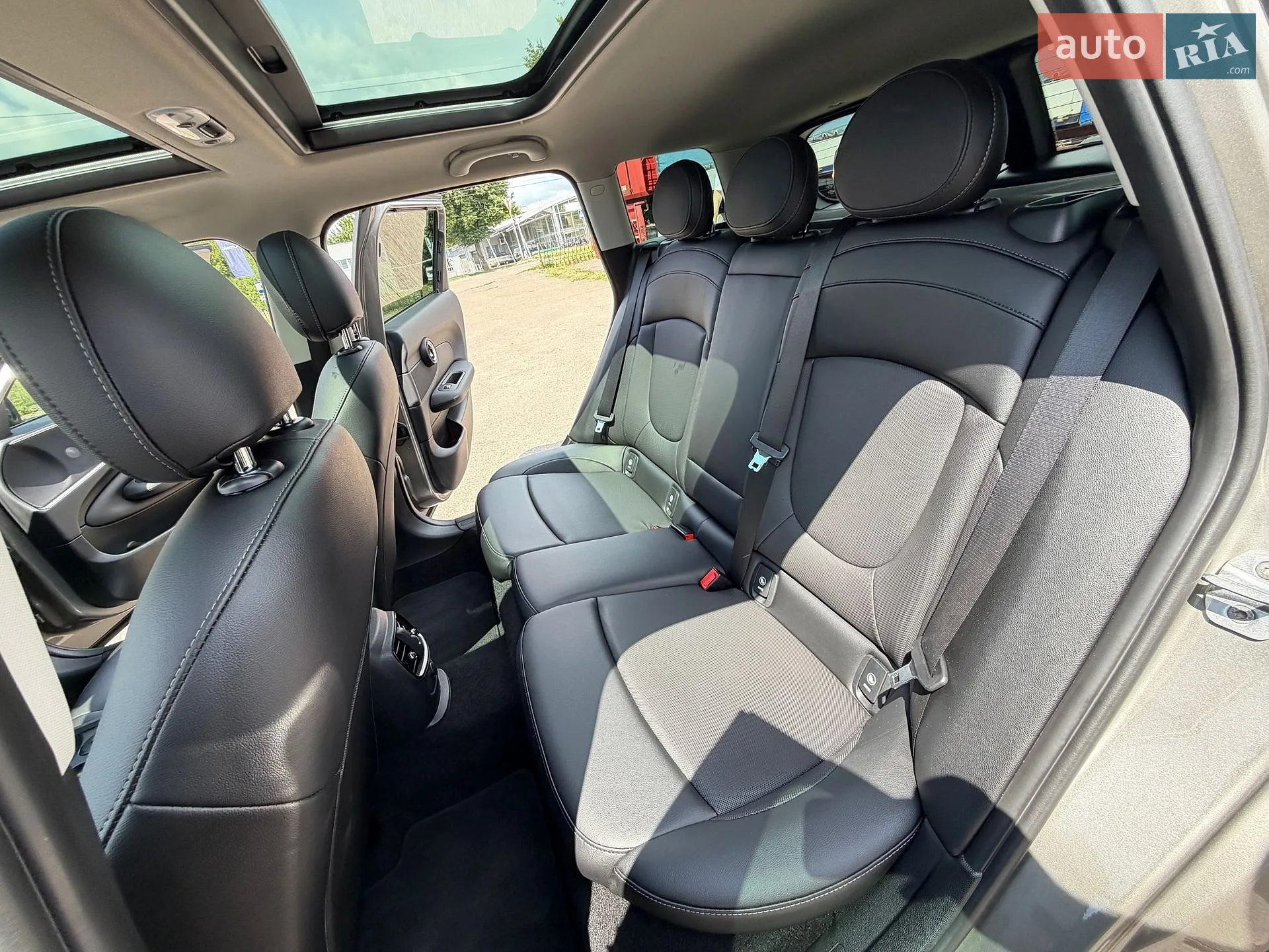 2016 MINI Clubman - мініатюра 28