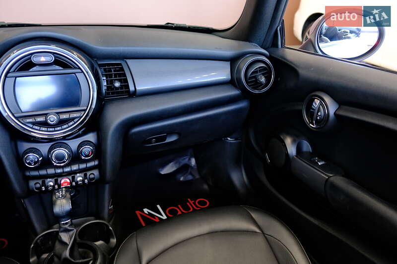 Кабріолет MINI Convertible 2019 в Одесі