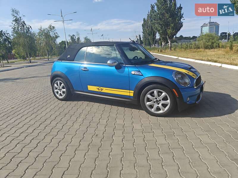Кабриолет MINI Convertible 2010 в Измаиле