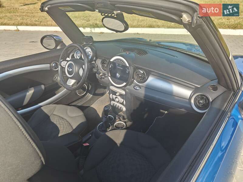 Кабриолет MINI Convertible 2010 в Измаиле
