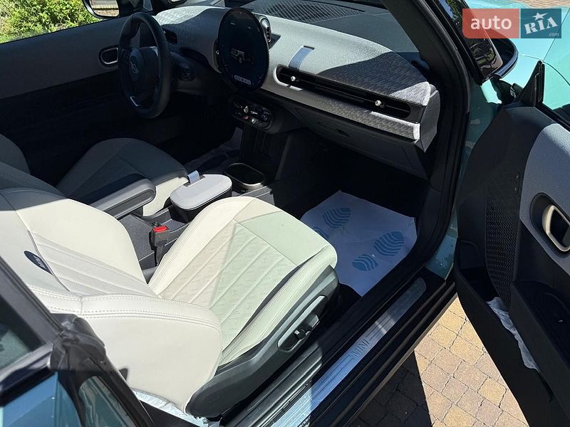 Кабріолет MINI Convertible 2024 в Києві фото 33 Кабріолет MINI Convertible 2024 в Києві