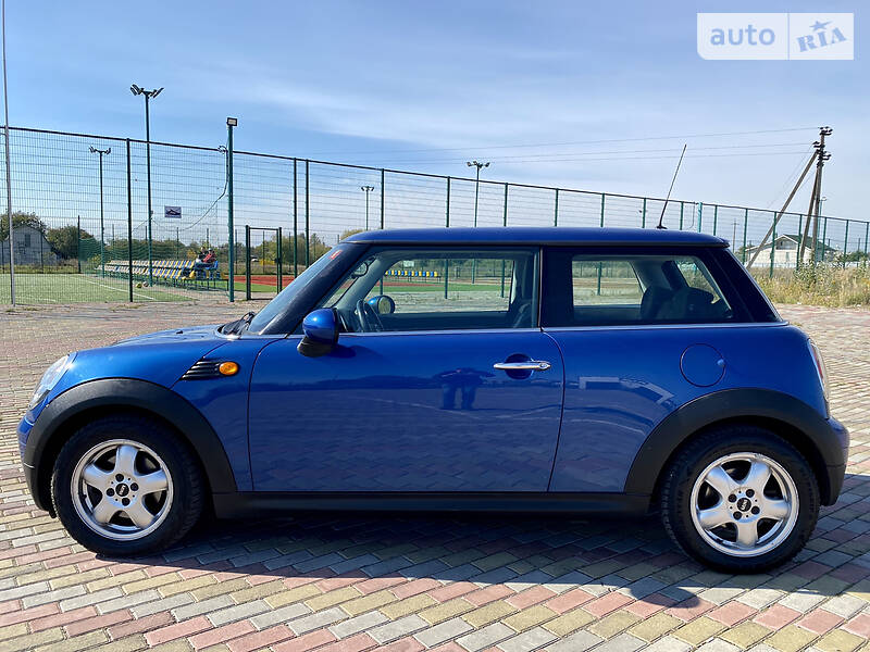 Auto Ria Prodam Mini Kuper 07 Benzin 1 6 Hetchbek Bu V Kieve Cena 7450