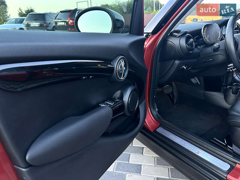 Хетчбек MINI Cooper 2020 в Києві фото 24 Хетчбек MINI Cooper 2020 в Києві