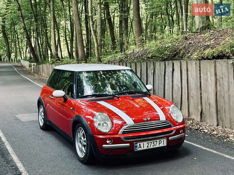 Хэтчбек MINI Cooper 2004 в Луцке