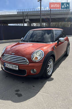 Хэтчбек MINI Cooper 2011 в 