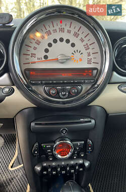 Хэтчбек MINI Cooper 2011 в 