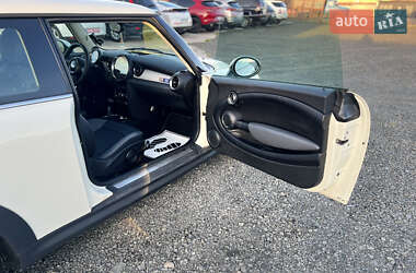 Хэтчбек MINI Cooper 2012 в 