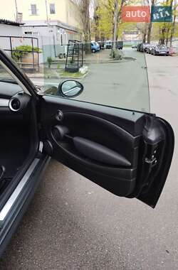 Хэтчбек MINI Cooper 2012 в 