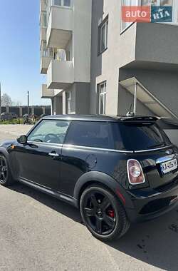 Хэтчбек MINI Cooper 2012 в 