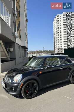 Хэтчбек MINI Cooper 2012 в 