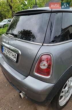 Хэтчбек MINI Cooper 2010 в Краснограде