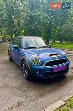 Хэтчбек MINI Cooper 2013 в 