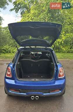 Хэтчбек MINI Cooper 2013 в 