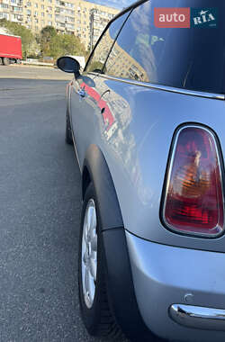 Хэтчбек MINI Cooper 2002 в 