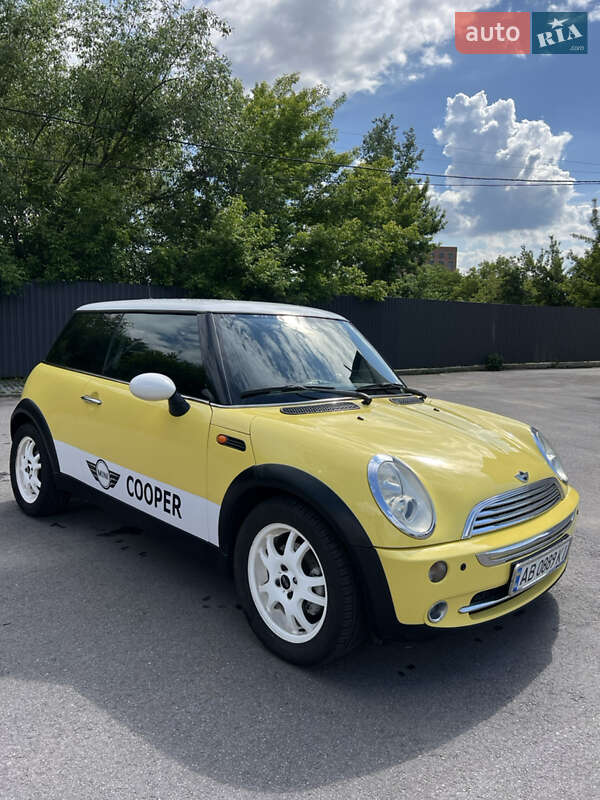 Хэтчбек MINI Cooper 2005 в 