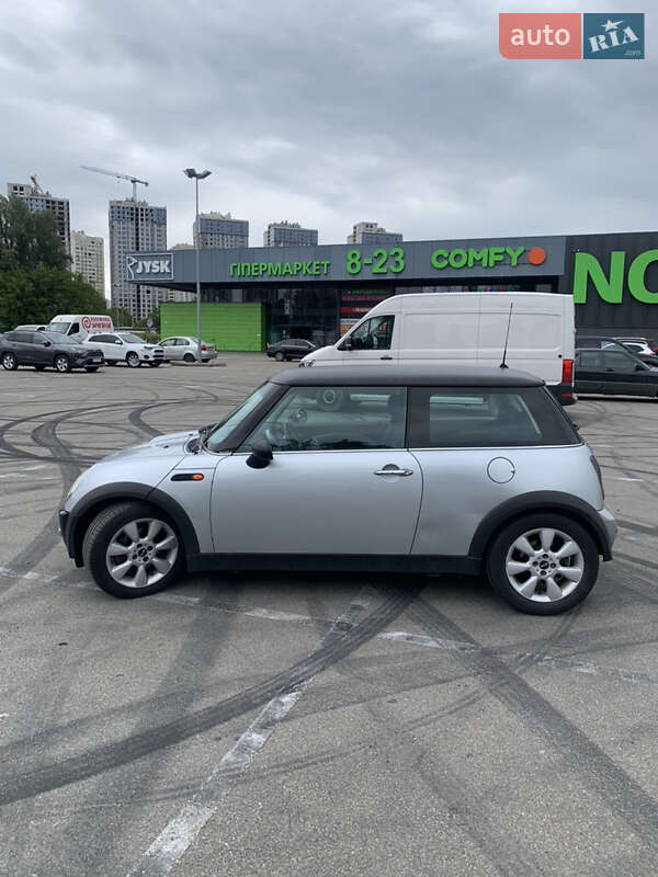 Хэтчбек MINI Cooper 2004 в Киеве фото 3 Хэтчбек MINI Cooper 2004 в Киеве