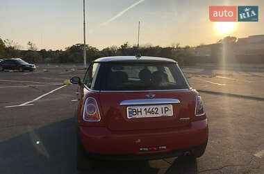 Хэтчбек MINI Cooper 2011 в 