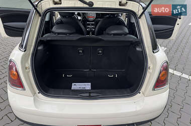 Хэтчбек MINI Cooper 2010 в 