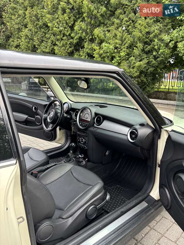 Хэтчбек MINI Cooper 2011 в Львове фото 10 Хэтчбек MINI Cooper 2011 в Львове
