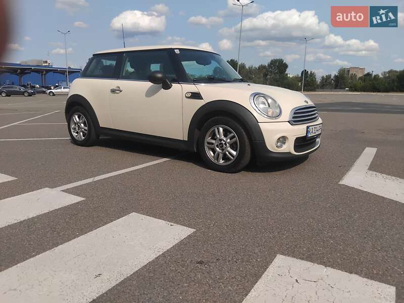 MINI Cooper 2011