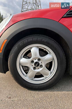 Хэтчбек MINI Cooper 2011 в 