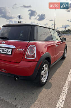 Хэтчбек MINI Cooper 2011 в 