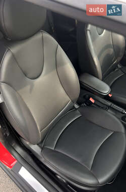 Хэтчбек MINI Cooper 2011 в 