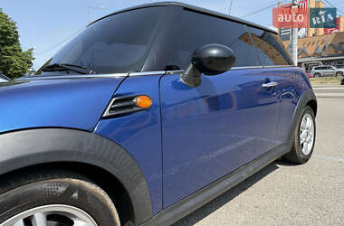 Хэтчбек MINI Cooper 2012 в 