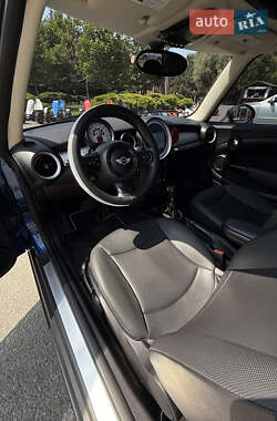 Хэтчбек MINI Cooper 2012 в 