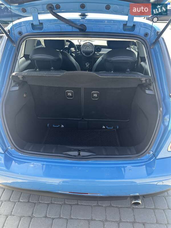 Хэтчбек MINI Cooper 2013 в Черновцах