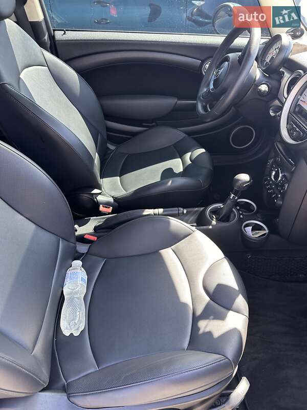 Хэтчбек MINI Cooper 2013 в Черновцах