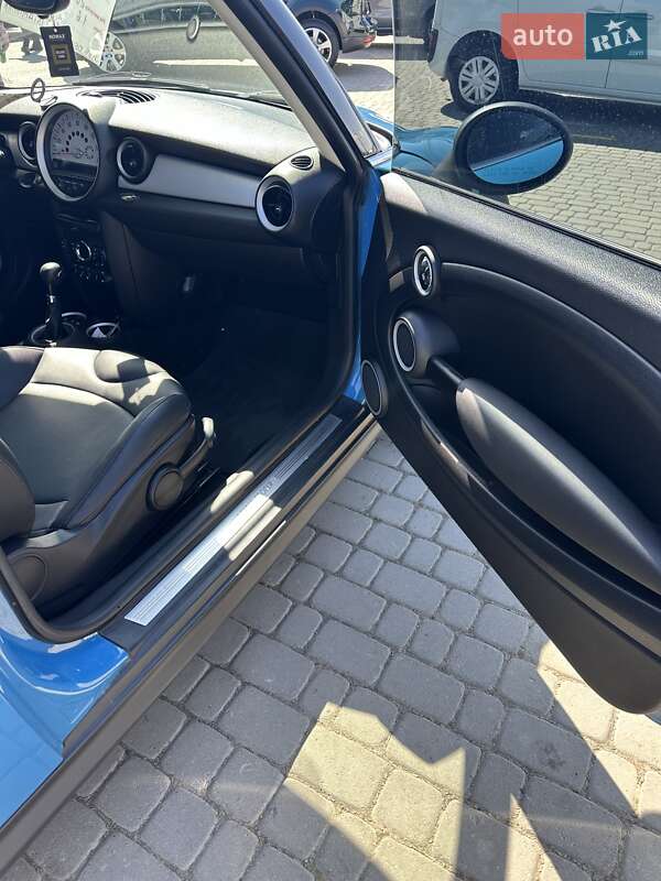 Хэтчбек MINI Cooper 2013 в Черновцах