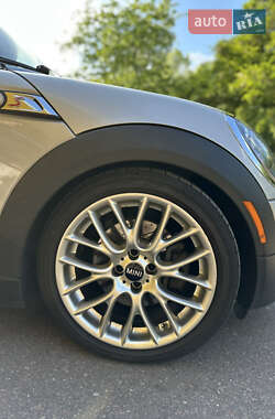 Хэтчбек MINI Cooper 2012 в 
