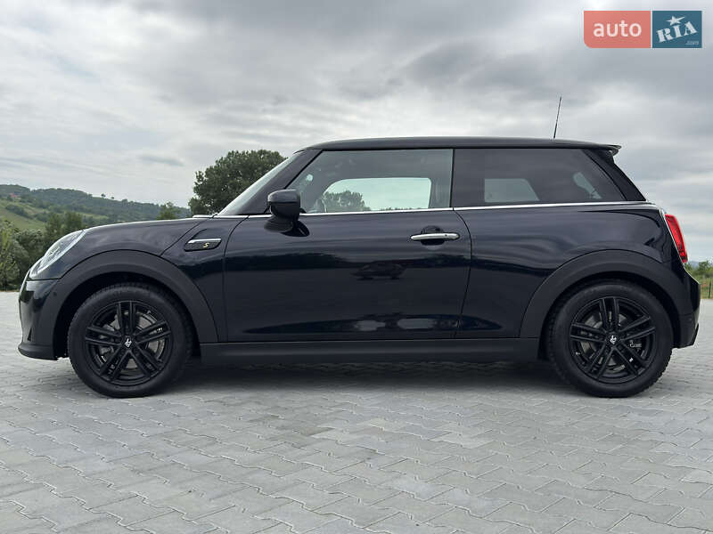 Хэтчбек MINI Cooper 2023 в Черновцах